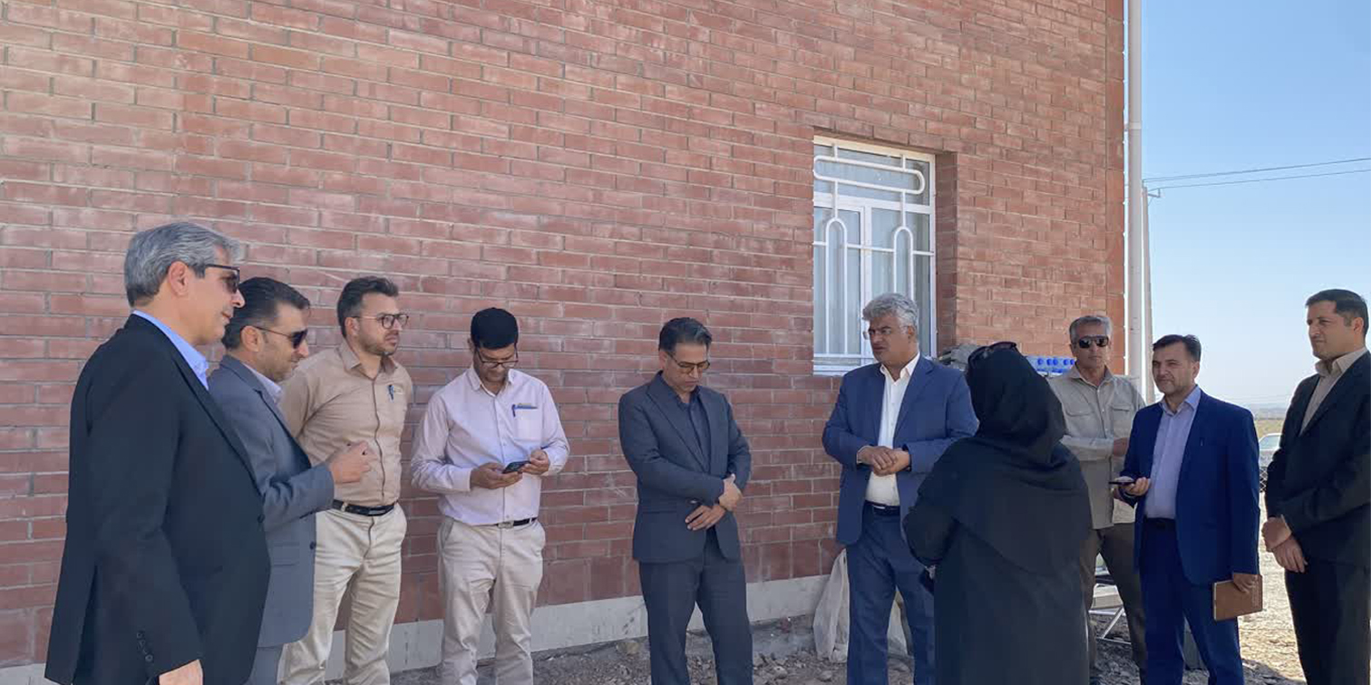 بازدید فرماندار کاشمر از پروژه نیروگاه خورشیدی؛ فاز دوم ۶ مگاواتی وارد مدار شد